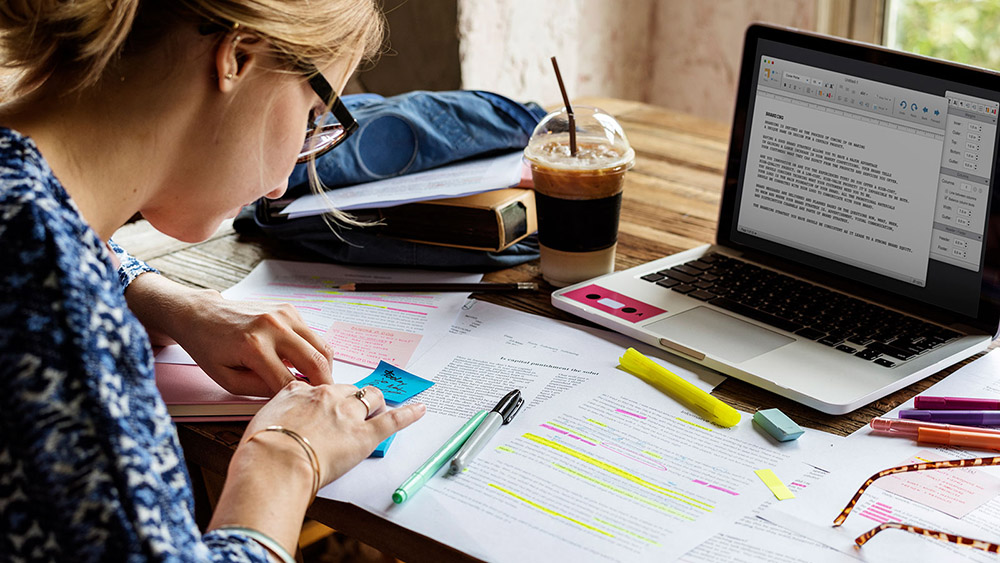 college student Studying Notes